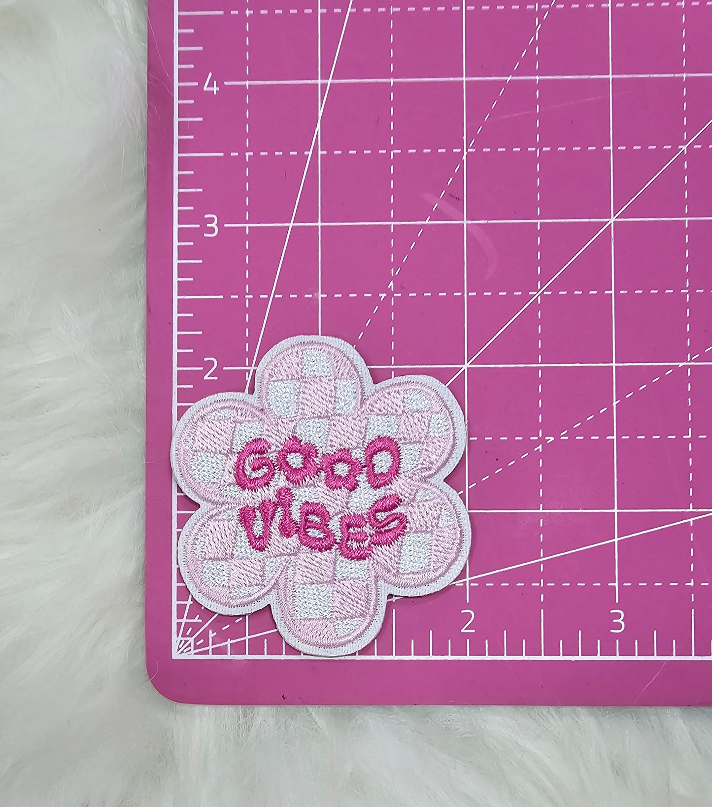 Retro Pink Checkered 'Good Vibes' Flower Embroidery Iron On Patch