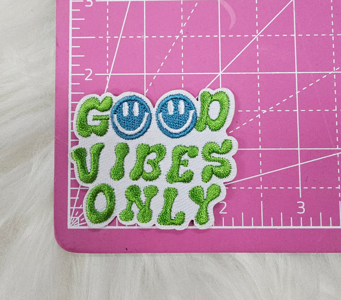 'Good Vibes Only' Retro Green Blue Smile Floral Embroidery Iron On Patch