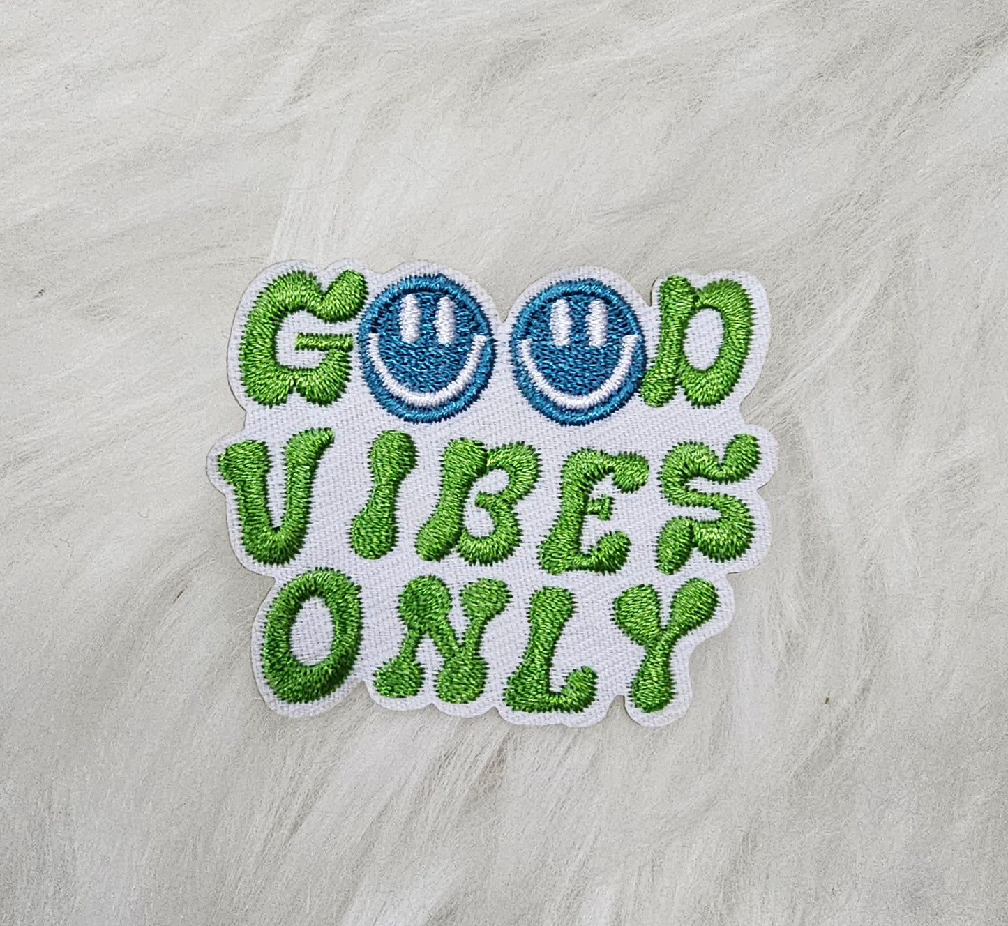 'Good Vibes Only' Retro Green Blue Smile Floral Embroidery Iron On Patch