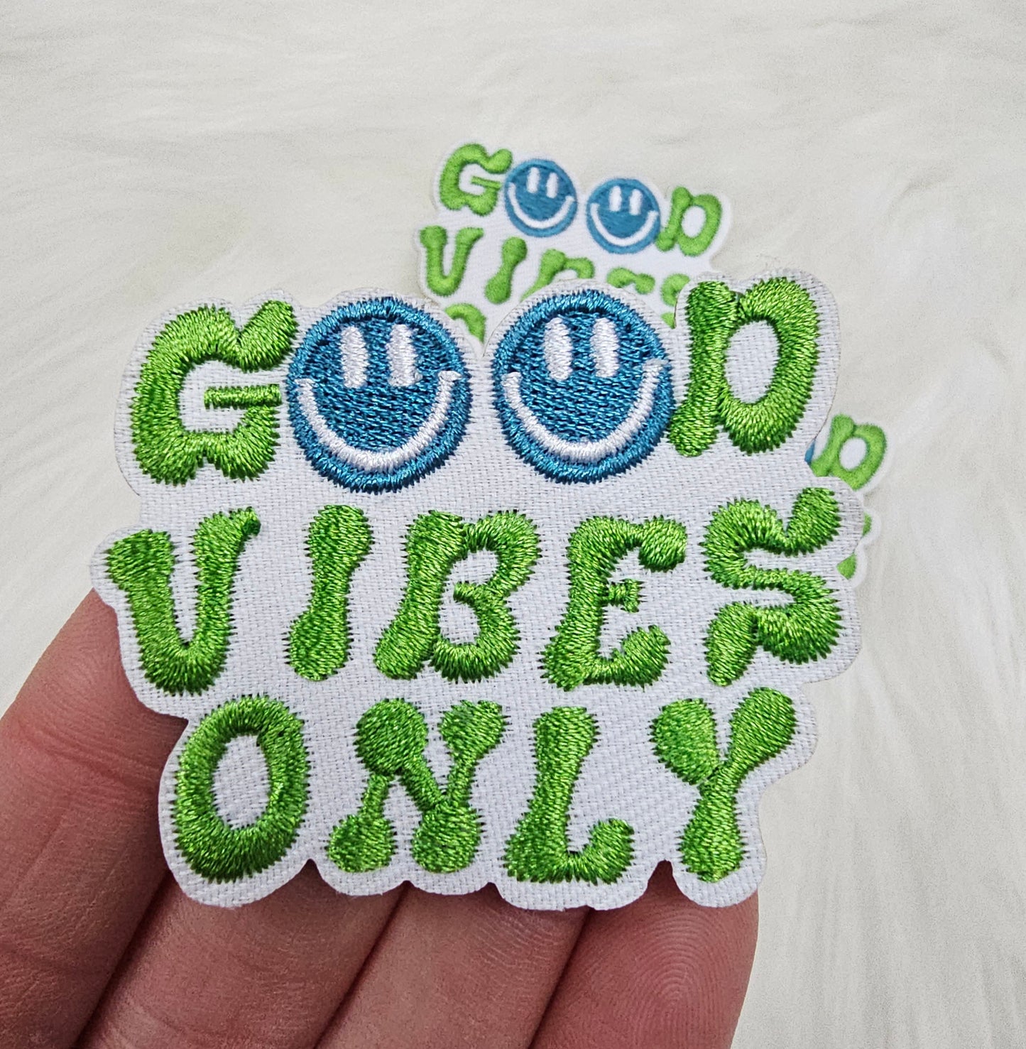 'Good Vibes Only' Retro Green Blue Smile Floral Embroidery Iron On Patch