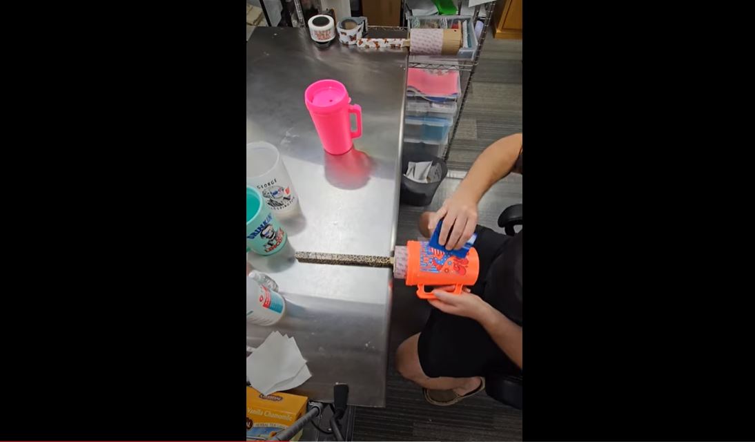 Load video: Apply a UV Transfer on a Mega Mug with me!