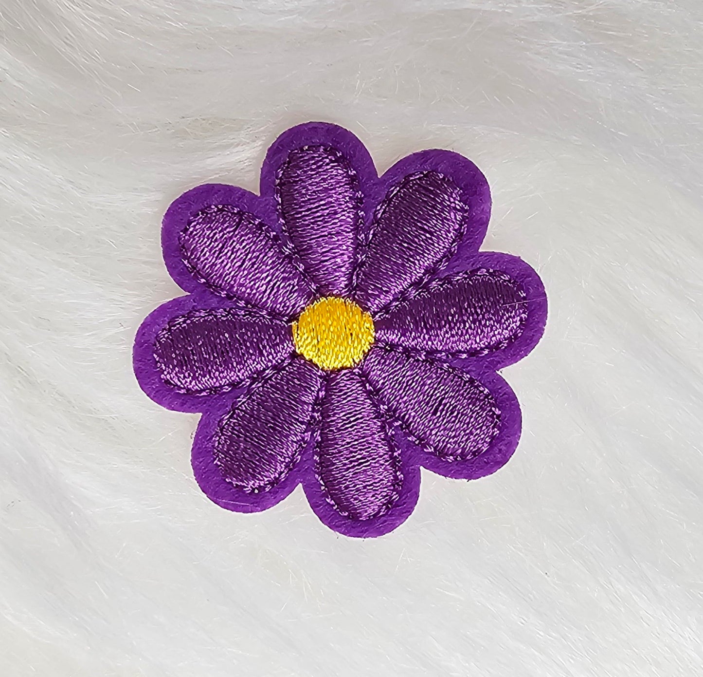 Daisy Small Flower Embroidery Iron On Patch