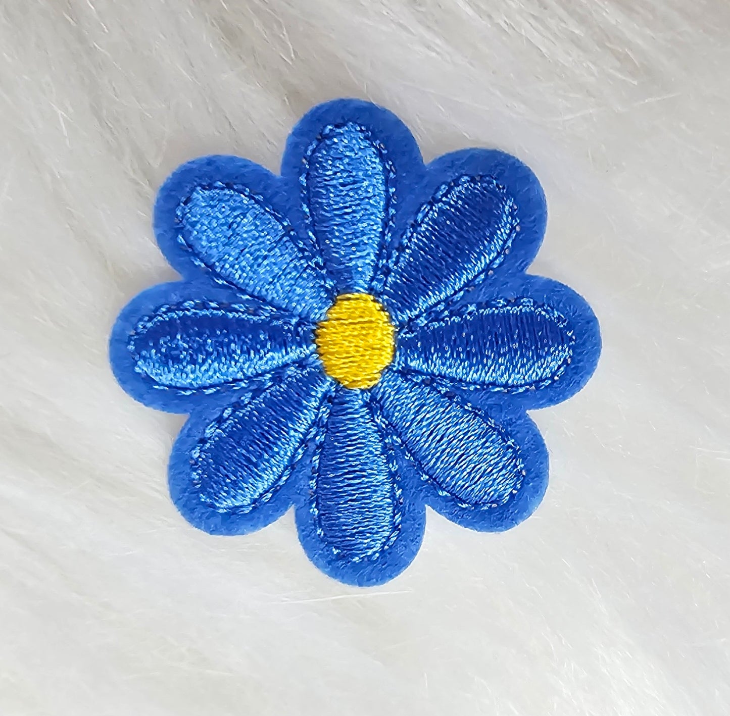 Daisy Small Flower Embroidery Iron On Patch