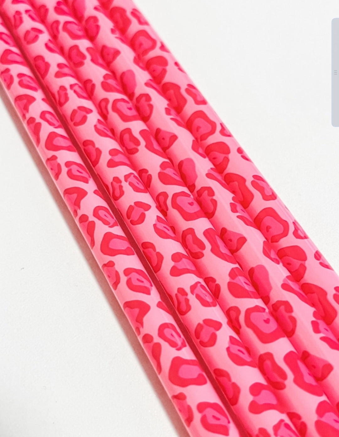 Pink Cheetah Print Straw Collection